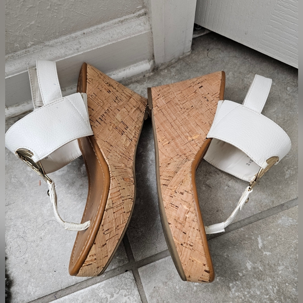 White Tommy Hilfiger wedge sandals size 6.5 - Picture 3 of 8